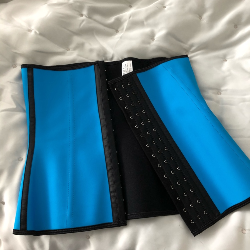 Waist Shaper - Picture 2 of 3